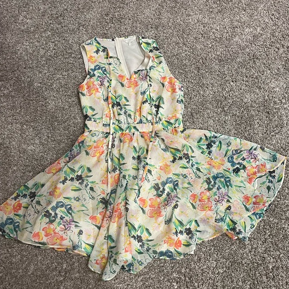 Floral Dress - Picture 9 of 9